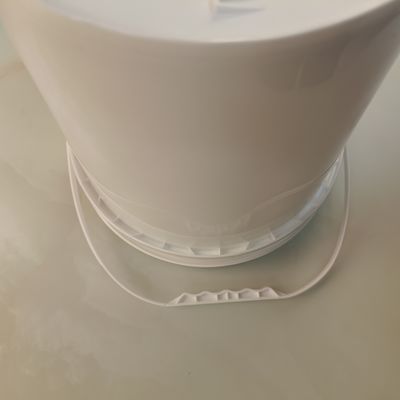 흰색 검은색 10L 둥근 플라스틱 버킷 밀폐 뚜?? 이 있는 PP 물질